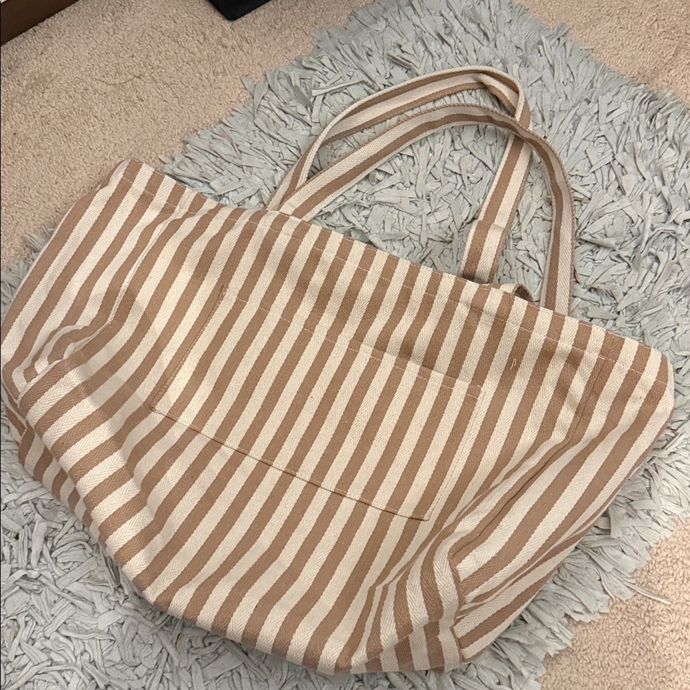 Steve Madden Beige and White Striped oversized Bag - Picture 4 of 4
